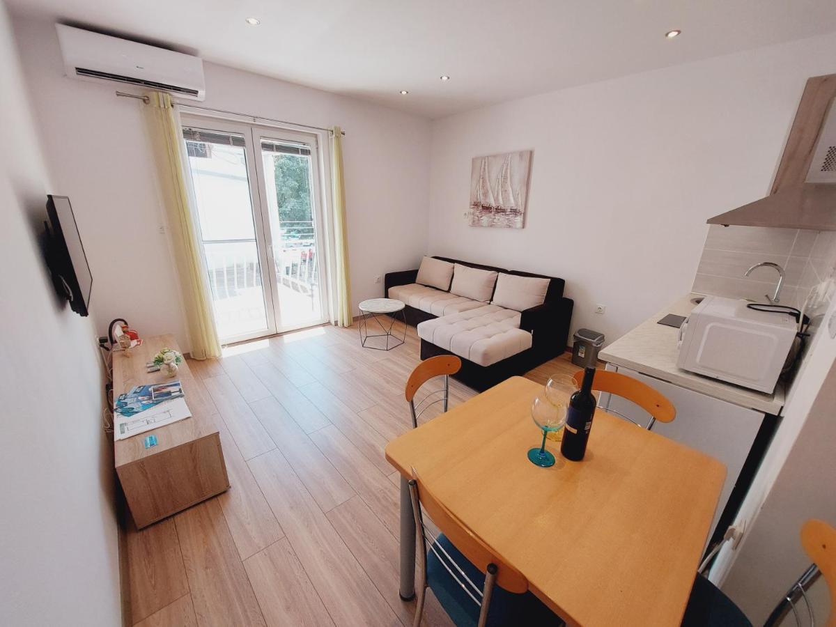 Apartman Anita Jesenice  Exteriör bild