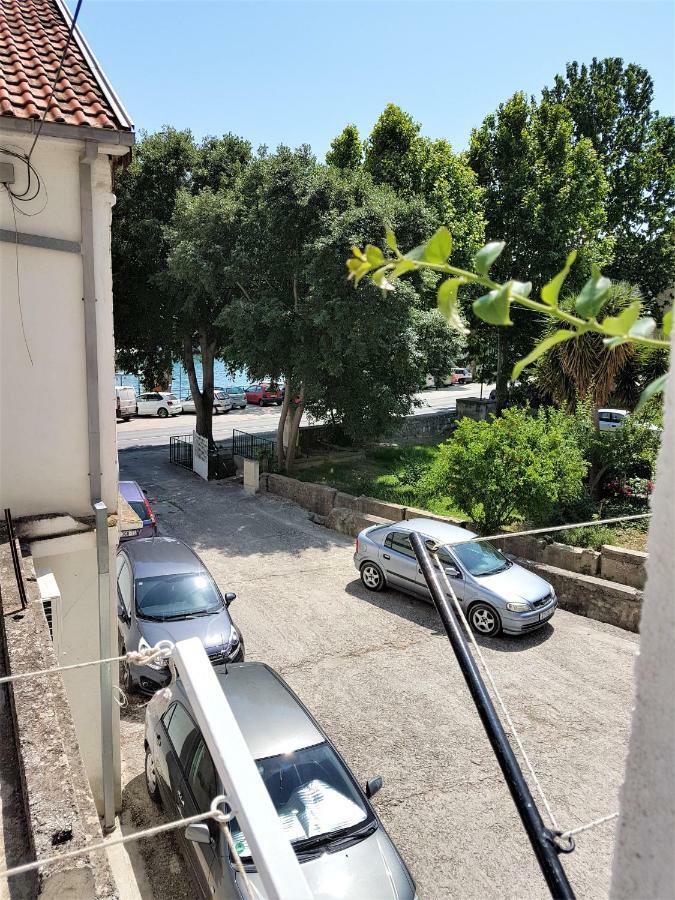 Apartman Anita Jesenice  Exteriör bild