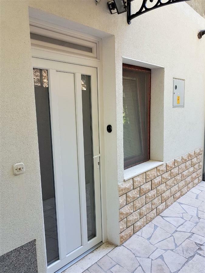 Apartman Anita Jesenice  Exteriör bild